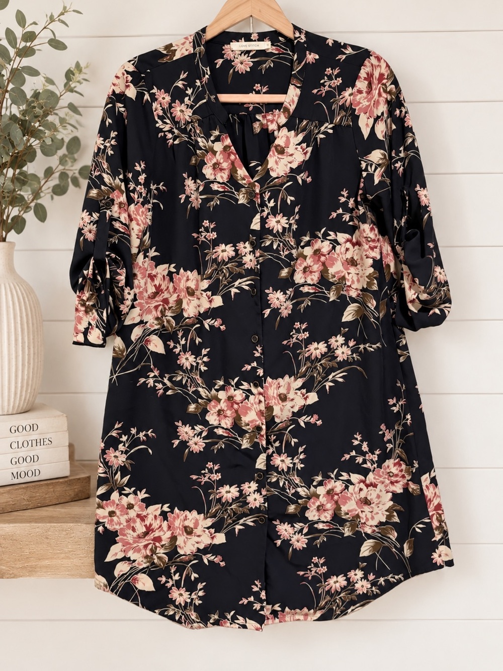 41 Hawthorn Navy Floral Roll-Tab Sleeve Dress | Stitch Fix | Size Small